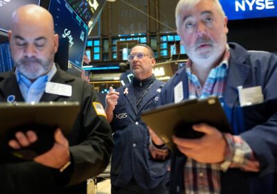 Dow sinks, S&P 500 posts worst day of 2025 after Trump forges ahead on tariffs